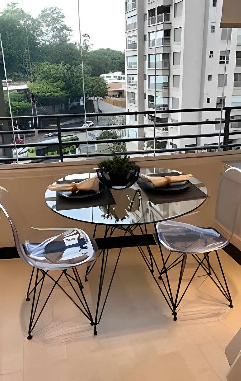 713 Conforto, Estilo e Vista para a Piscina