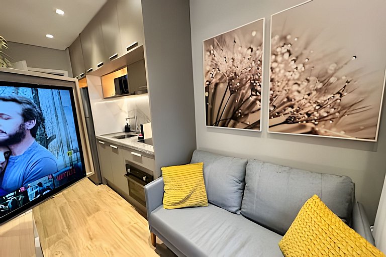 Studio com garagem, piscina e self check-in