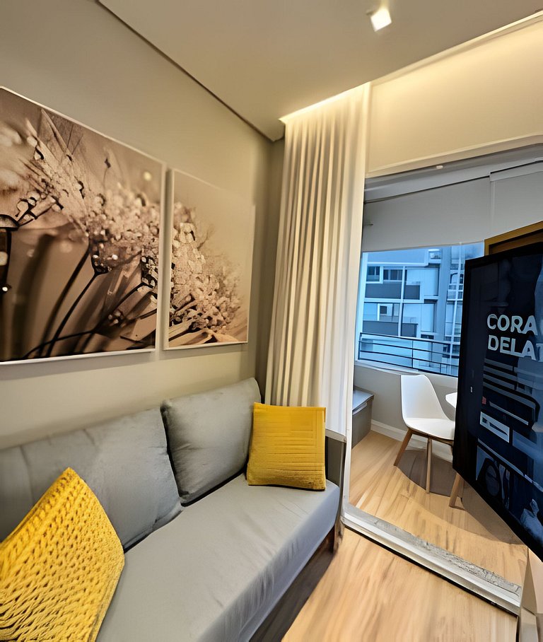 Studio com garagem, piscina e self check-in