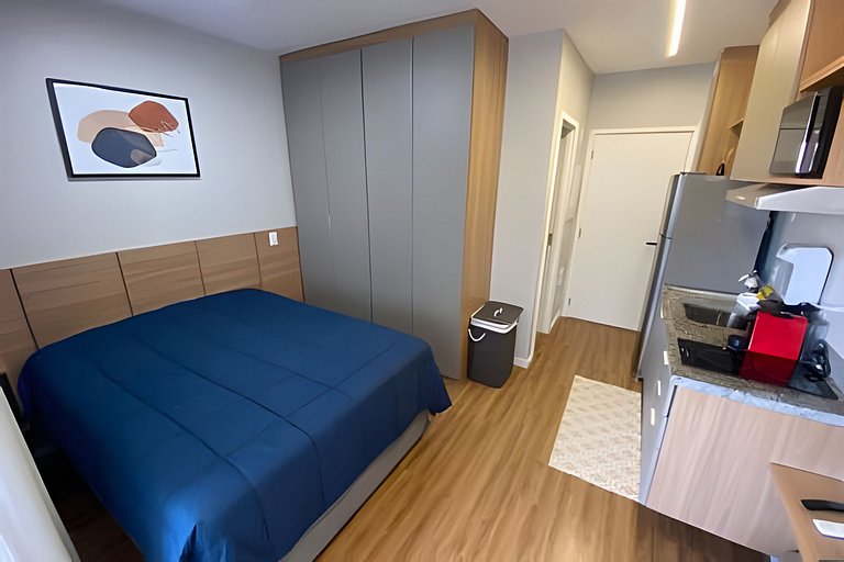 1607 - Studio c/garagem na melhor localização