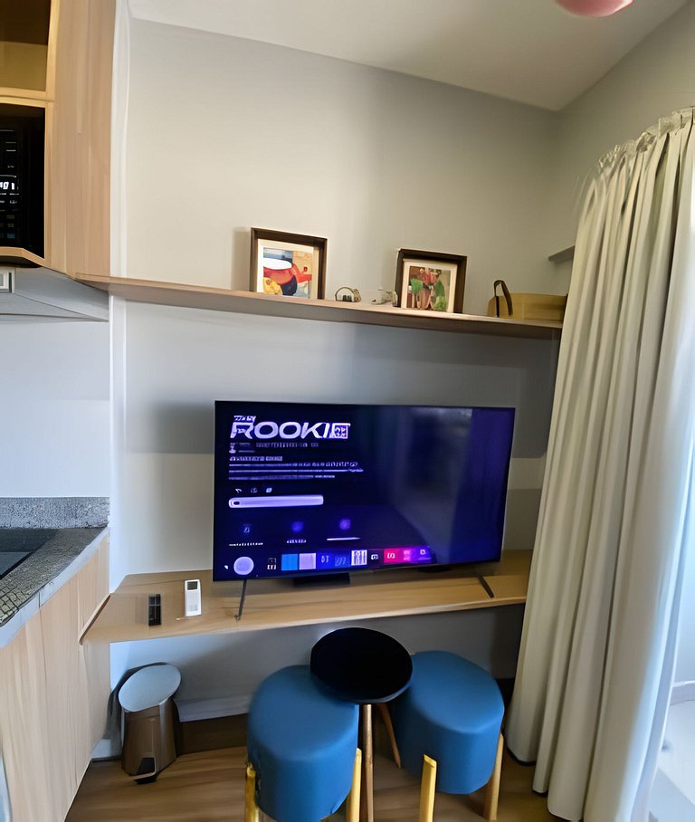 1607 - Studio c/garagem na melhor localização