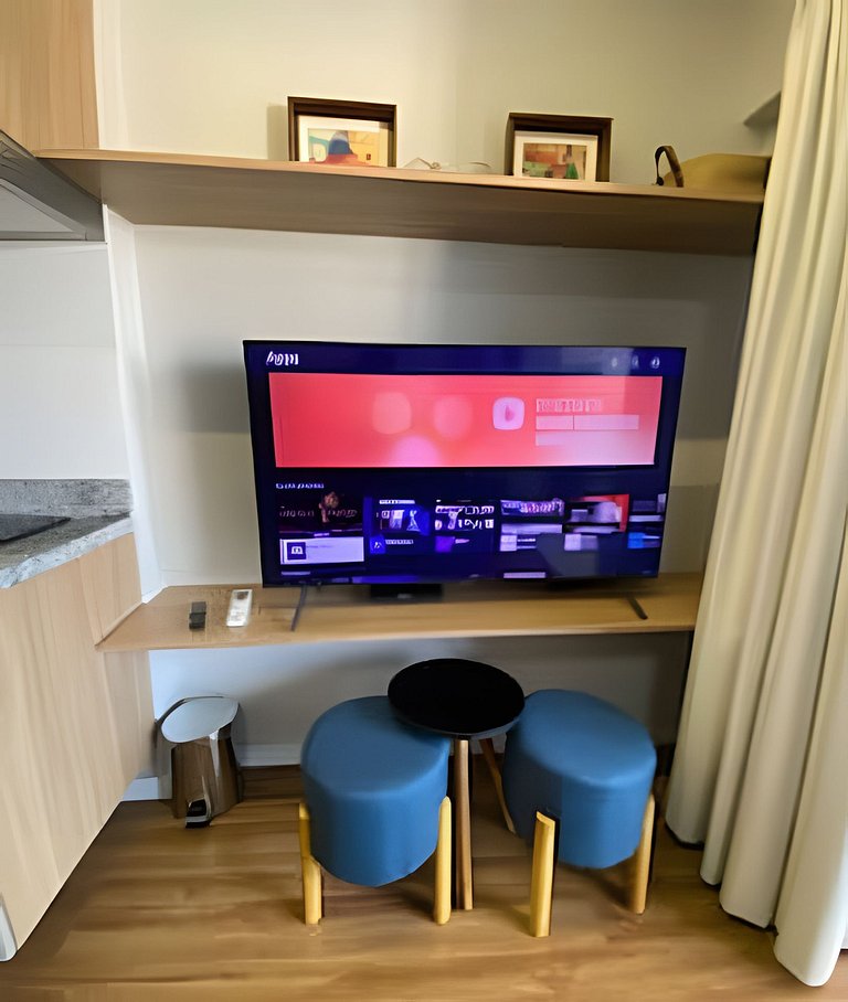 1607 - Studio c/garagem na melhor localização