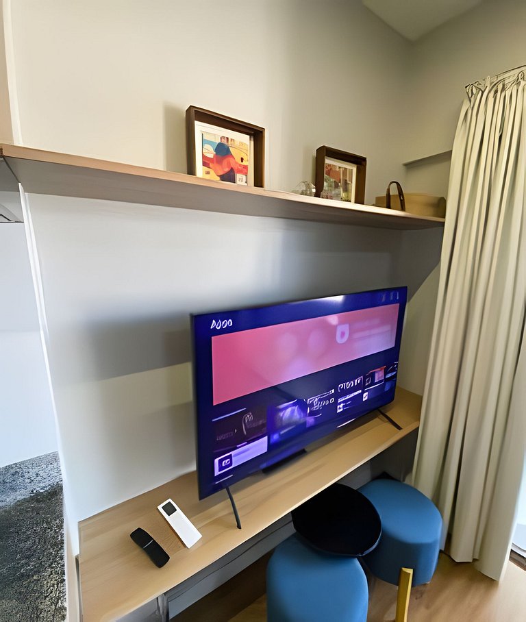 1607 - Studio c/garagem na melhor localização