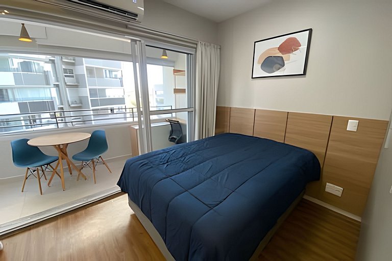 1607 - Studio c/garagem na melhor localização