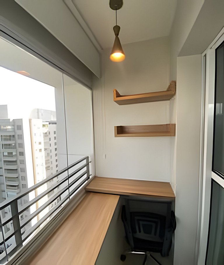 1607 - Studio c/garagem na melhor localização