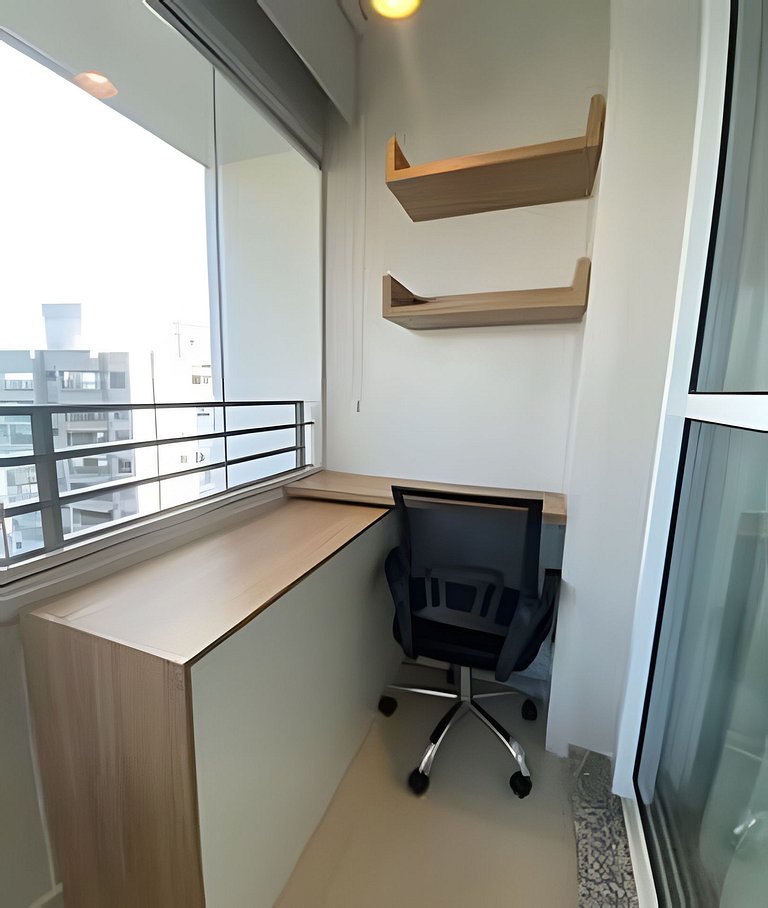 1607 - Studio c/garagem na melhor localização