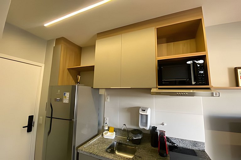 1607 - Studio c/garagem na melhor localização
