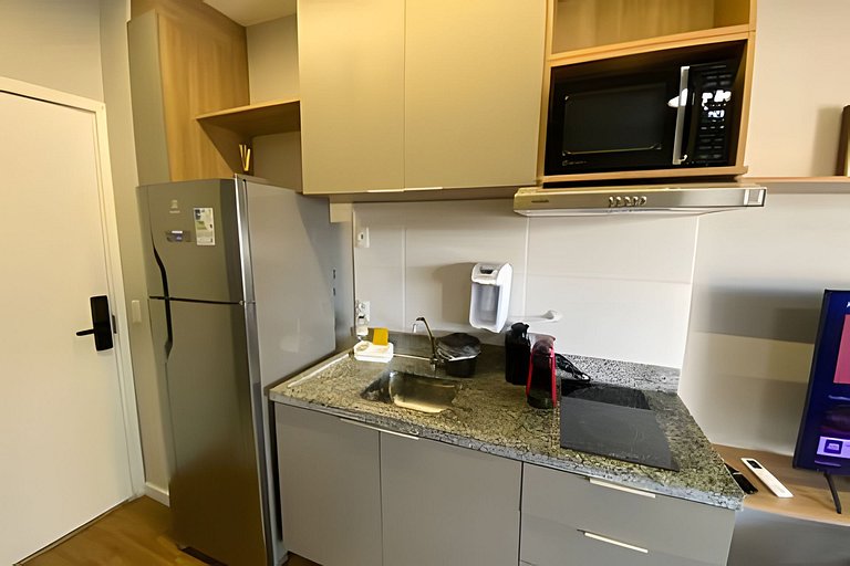1607 - Studio c/garagem na melhor localização