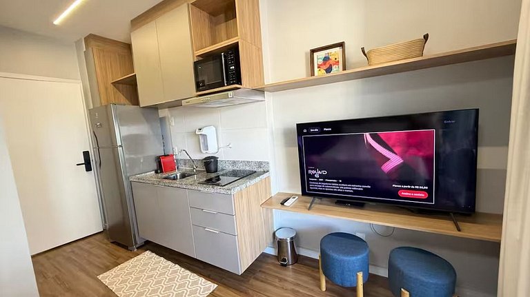 1607 - Studio c/garagem na melhor localização