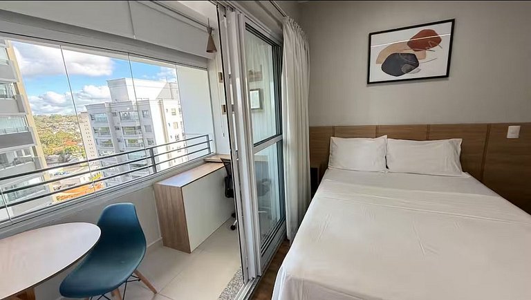 1607 - Studio c/garagem na melhor localização