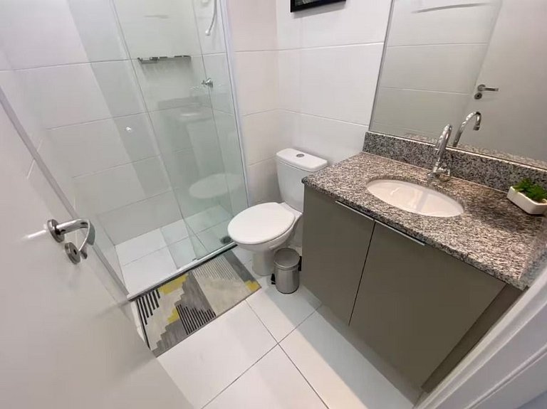 1607 - Studio c/garagem na melhor localização