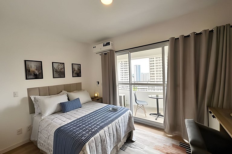 Studio completo com varanda e vaga próx metro