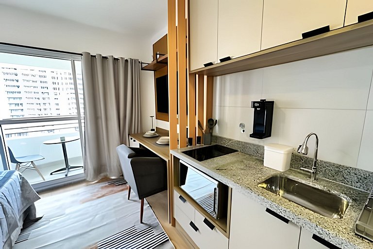 Studio completo com varanda e vaga próx metro