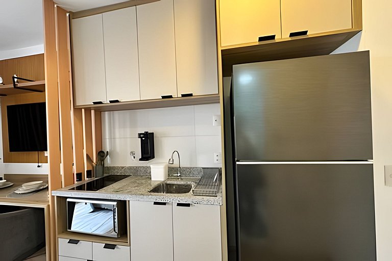 Studio completo com varanda e vaga próx metro