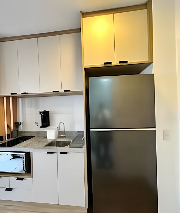 Studio completo com varanda e vaga próx metro