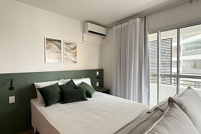 Studio completo com varanda perto do metrô