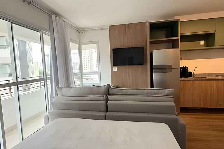 Studio completo com varanda perto do metrô