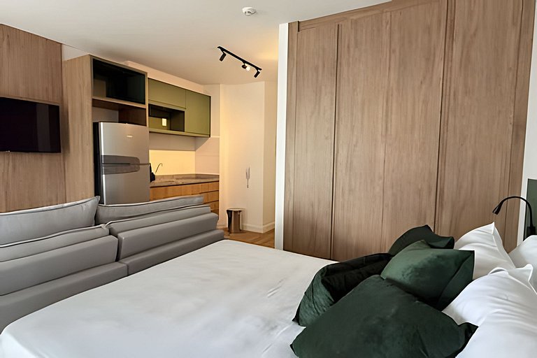 Studio completo com varanda perto do metrô