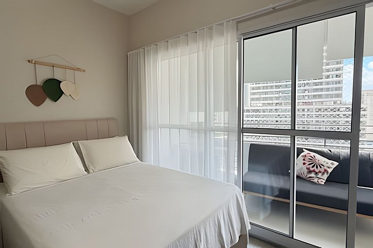 Studio aconchegante a passos do metrô