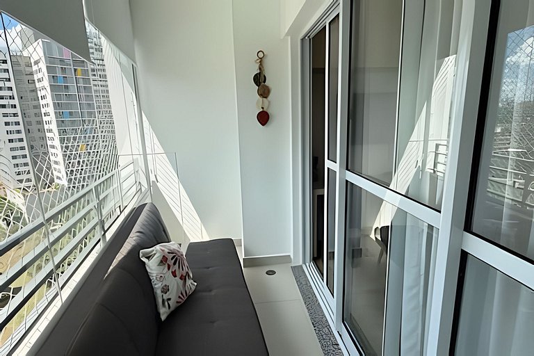 Studio aconchegante a passos do metrô