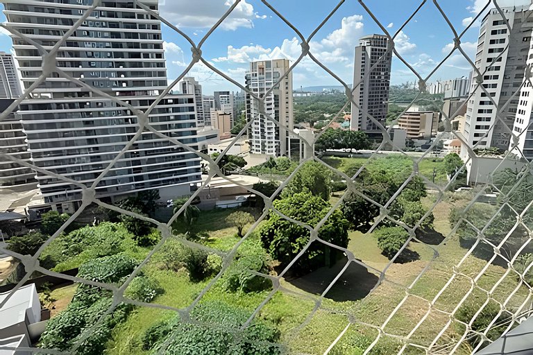 Studio aconchegante a passos do metrô