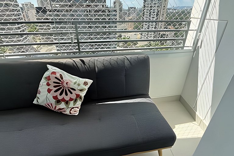 Studio aconchegante a passos do metrô