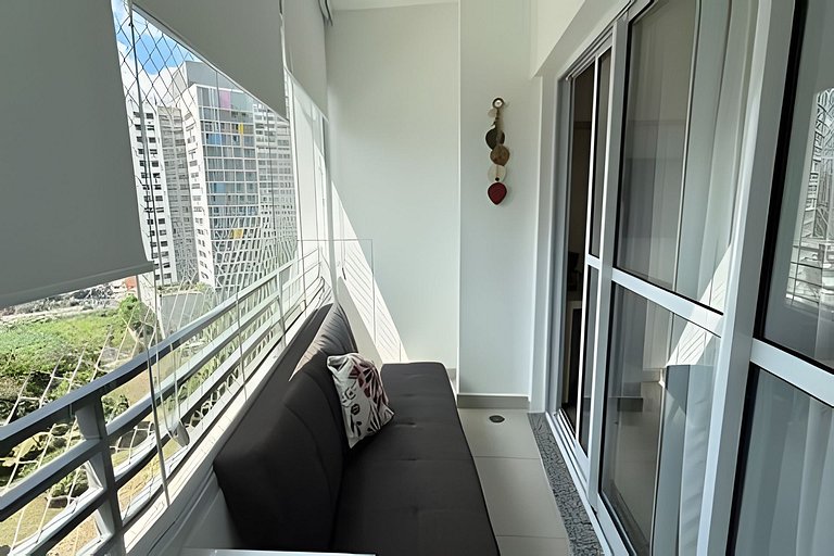 Studio aconchegante a passos do metrô