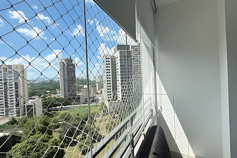 Studio aconchegante a passos do metrô