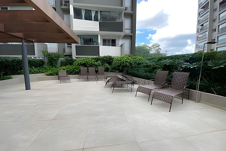 Studio bem localizado com fácil acesso ao metrô