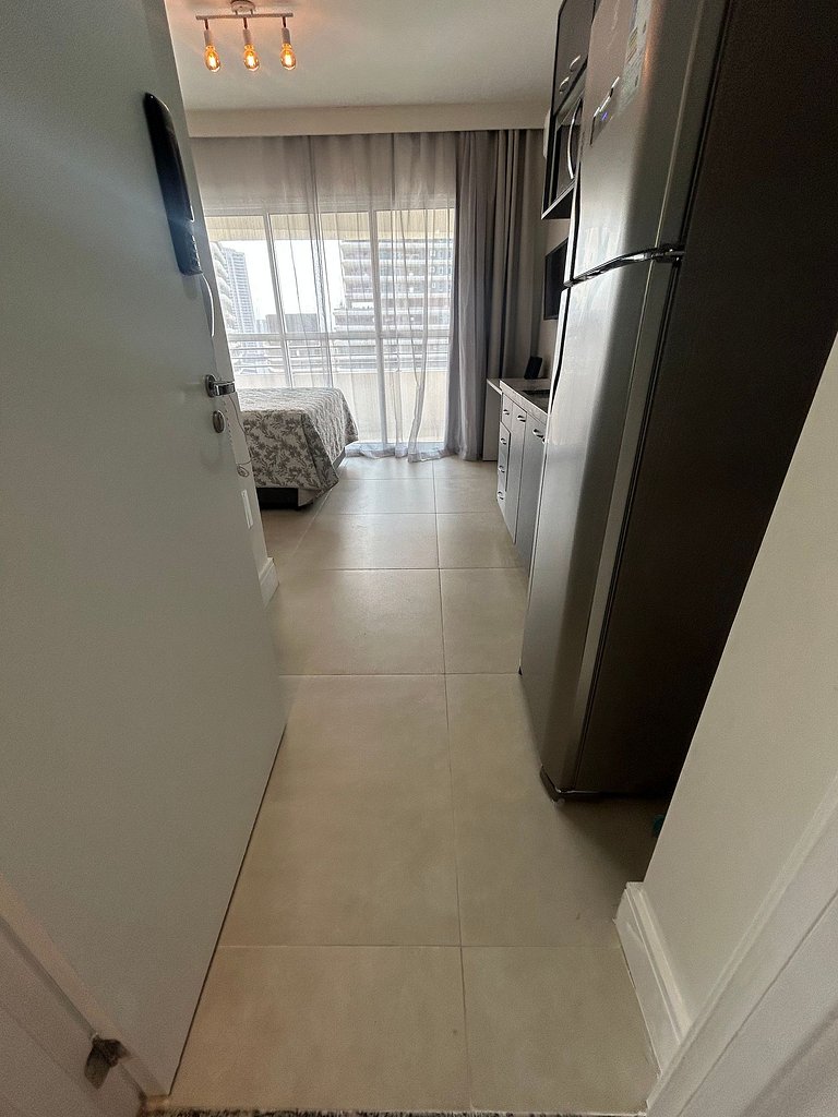 Studio bem localizado com fácil acesso ao metrô