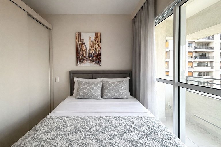 Studio bem localizado com fácil acesso ao metrô