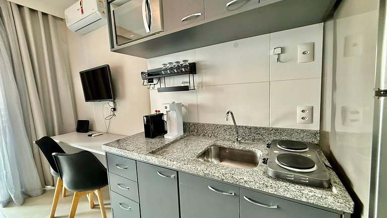 Studio bem localizado com fácil acesso ao metrô