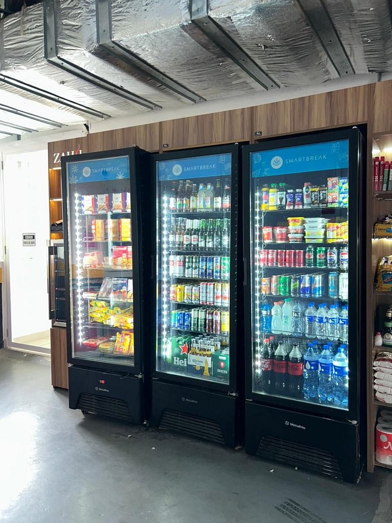 Studio com garagem, piscina e self check-in