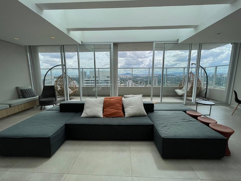 Studio com garagem, piscina e self check-in