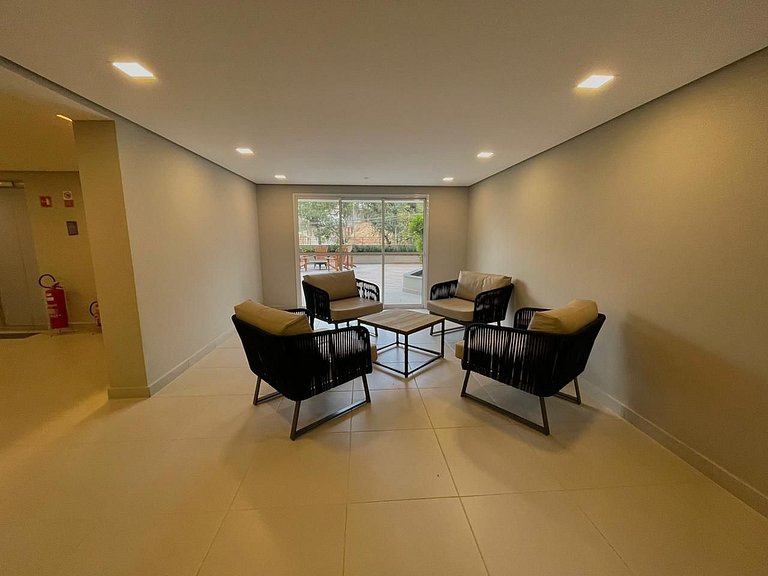 307 - Studio moderno com luz natural