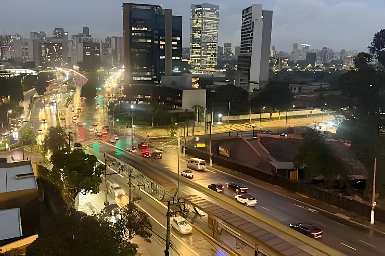 Studio Moderno com Vista Incrível da Cidade