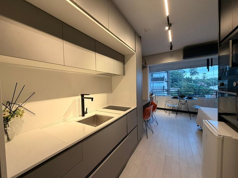 713 Conforto, Estilo e Vista para a Piscina