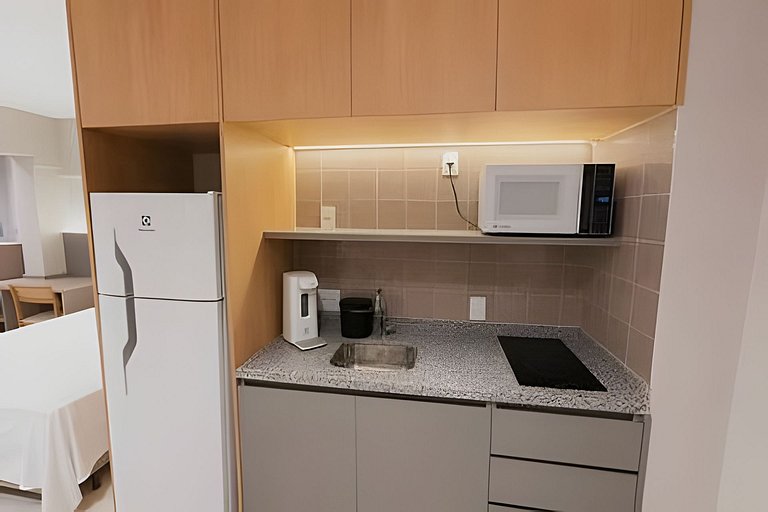 106 - Studio Novo com Ar, Cozinha e Academia