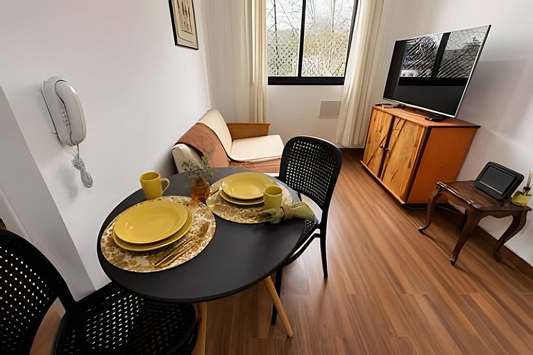 Aconchego retrô em SP | 2 quartos + home office