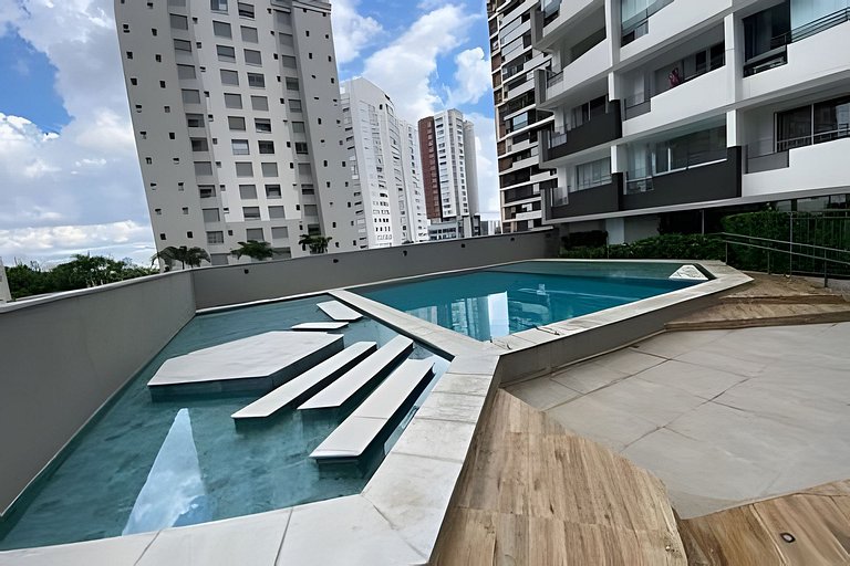 819 - Studio Iluminado com Vista Privilegiada